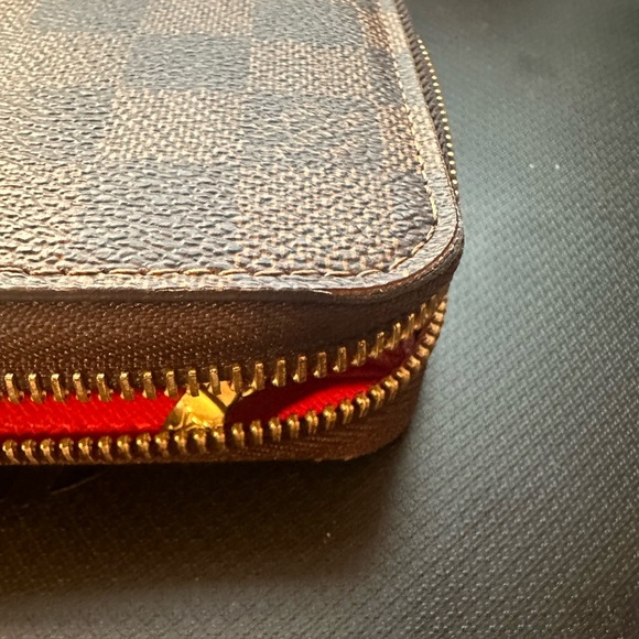 Authentic LV Zippy wallet. Limited holiday edition. - Picture 8 of 13